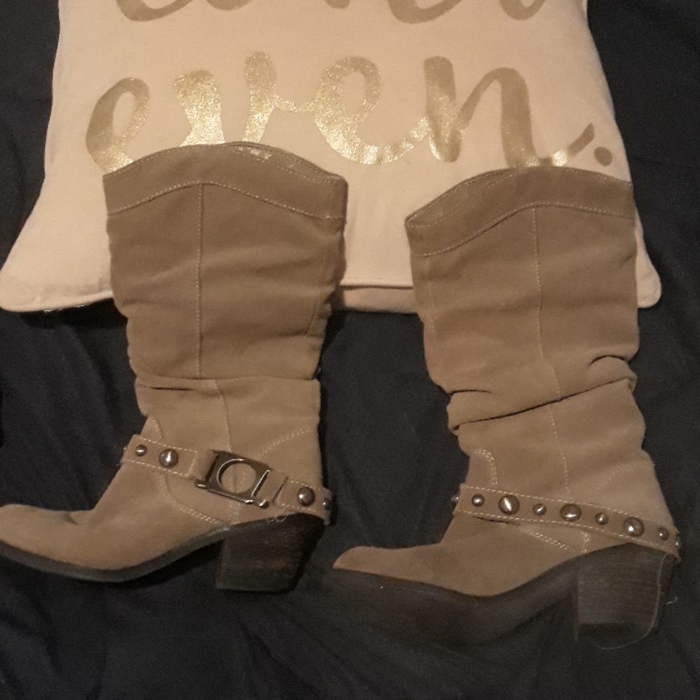 Carlos Santana boots